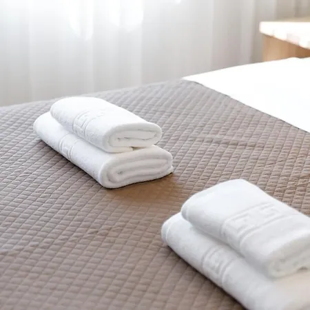 Lumora Living Spacious Free Wifi Апартаменты