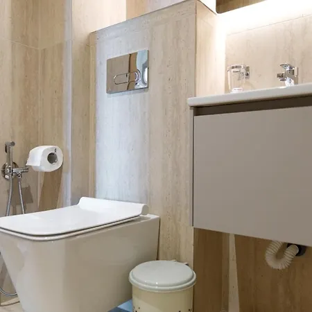 Апартаменты Lumora Living Spacious Free Wifi