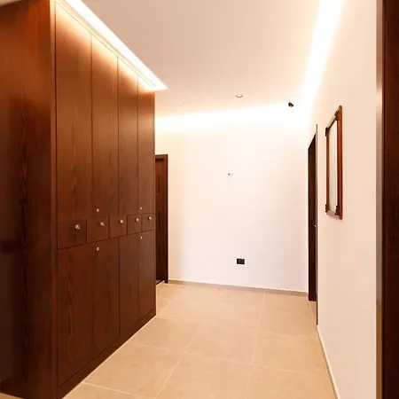Lumora Living Spacious Free Wifi * Гирокастра