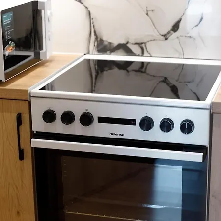 アパート Lumora Living Spacious Free Wifi ジロカストラ